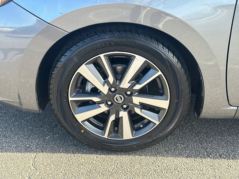 Used 2021 Nissan Versa SV image 10