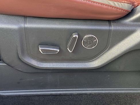 Used 2019 Ford F250 Platinum w/ Platinum Ultimate Package image 16