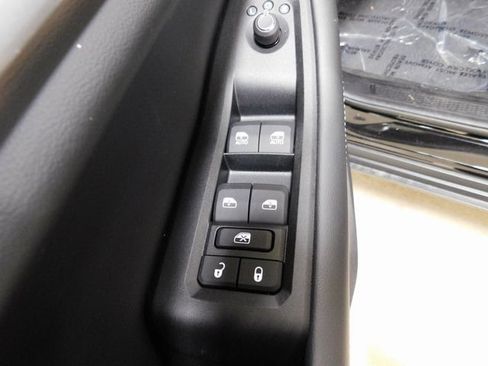 New 2025 Jeep Grand Cherokee L Limited w/ Black Appearance Package image 21