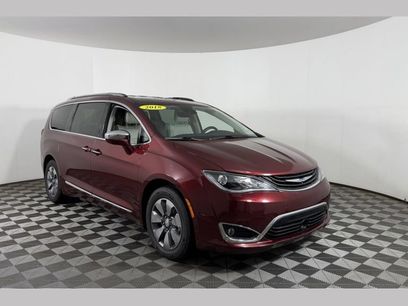 Used 2018 Chrysler Pacifica Limited w/ Advanced Safetytec Group