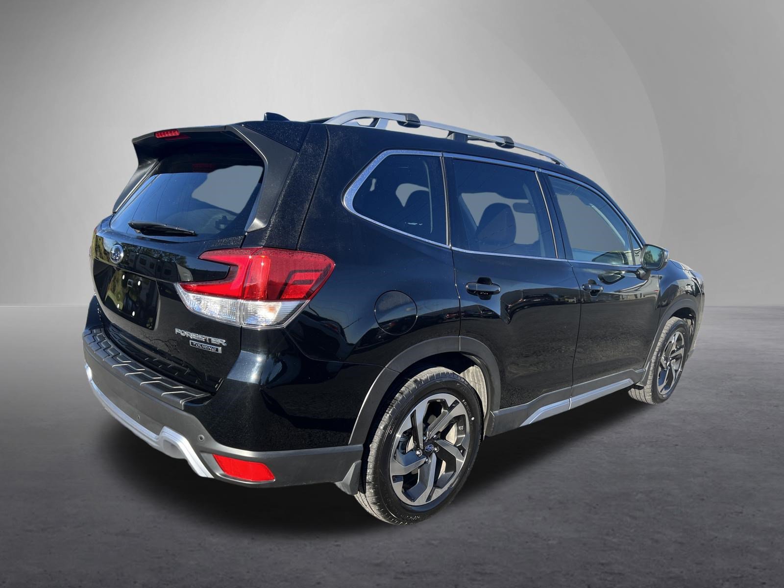 Used 2022 Subaru Forester Touring w/ Popular Package #2 AWD/4WD image 3