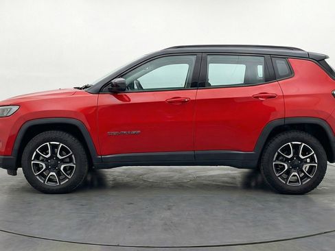 Used 2025 Jeep Compass Trailhawk AWD/4WD image 5