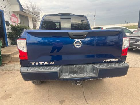 Used 2018 Nissan Titan PRO-4X image 5