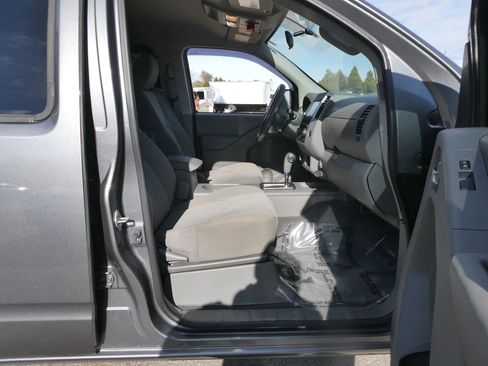 Used 2019 Nissan Frontier SV image 24