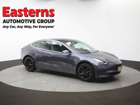Used 2020 Tesla Model 3 Standard Range Plus RWD image 42
