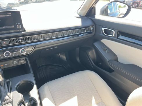 Used 2022 Honda Civic EX image 13