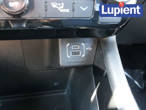 Used 2022 Jeep Compass Limited image 26