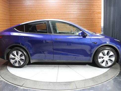 Used 2022 Tesla Model Y Long Range AWD/4WD image 14