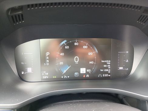 Used 2019 Volvo XC60 T5 Momentum w/ Premium Package image 12