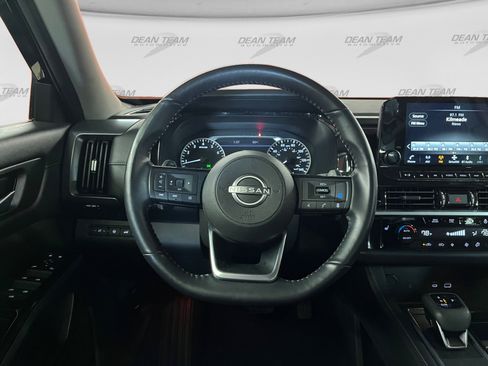 Used 2025 Nissan Pathfinder SL AWD/4WD image 14