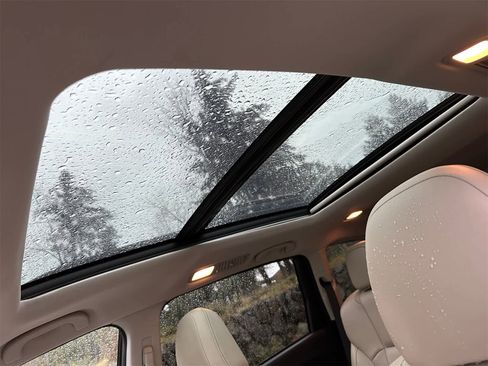 Used 2021 Subaru Ascent Limited w/ Technology Package image 15