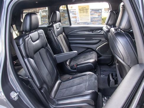 Used 2021 Jeep Grand Cherokee L Laredo image 22