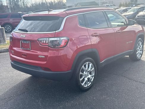 Used 2023 Jeep Compass Latitude w/ Sun and Sound Group AWD/4WD image 8