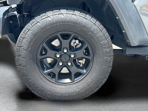 Used 2021 Jeep Wrangler Unlimited Sport AWD/4WD image 9