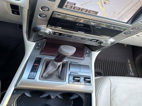 Used 2015 Lexus GX 460 w/ Premium Package image 22