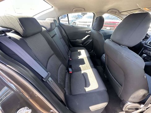 Used 2016 MAZDA MAZDA3 i Sport w/ Preferred Equipment Package FWD image 24
