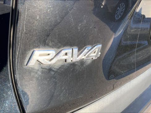 Used 2021 Toyota RAV4 Limited image 31