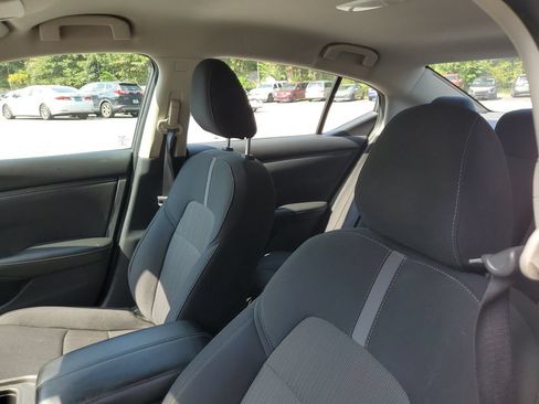 Used 2024 Nissan Sentra SV FWD image 18
