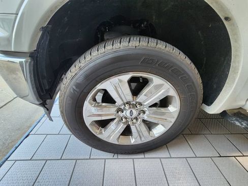 Used 2020 Ford F150 Lariat w/ Equipment Group 502A Luxury AWD/4WD image 9
