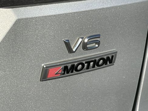 Used 2018 Volkswagen Atlas Launch Edition image 13