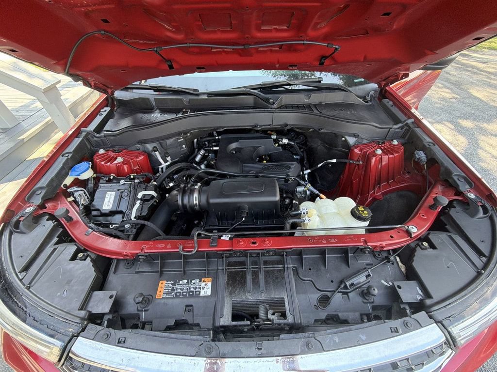 Used 2020 Ford Explorer XLT RWD image 11