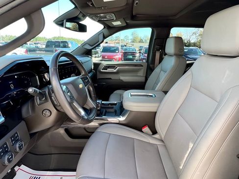 Used 2022 Chevrolet Silverado 1500 LTZ w/ LTZ Premium Package image 21