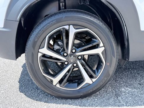 Used 2023 Chevrolet TrailBlazer RS w/ Sun and Liftgate Package AWD/4WD image 36