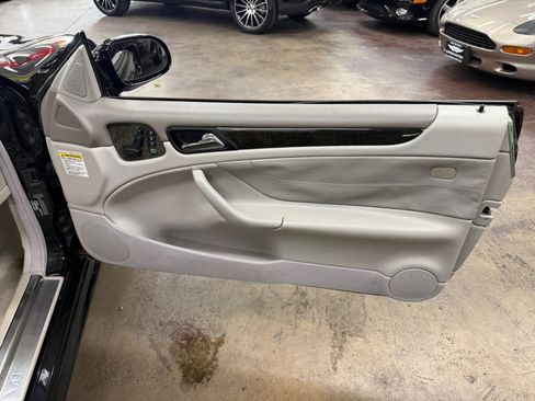 Used 2002 Mercedes-Benz CLK 430 Cabriolet image 21