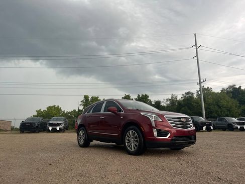 Used 2018 Cadillac XT5 Luxury w/ Driver Awareness Package FWD image 5