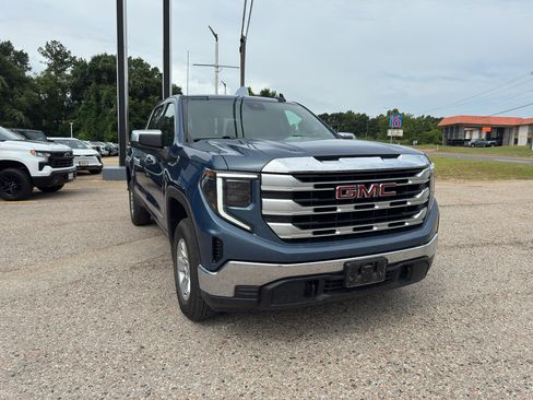 Used 2024 GMC Sierra 1500 SLE AWD/4WD image 8
