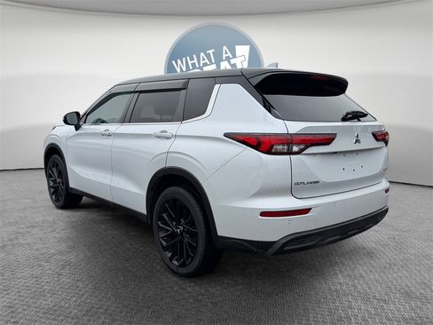 Used 2022 Mitsubishi Outlander ES image 6