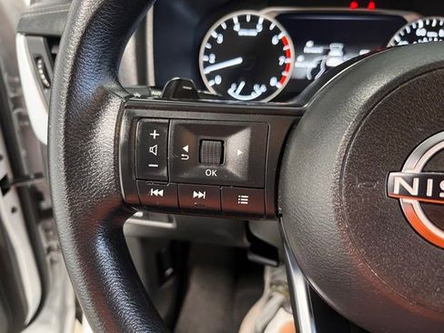 Used 2024 Nissan Rogue SV FWD image 26