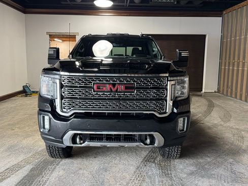 Used 2022 GMC Sierra 2500 Denali w/ Denali Black Diamond Edition image 2