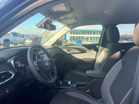 Used 2023 Chevrolet TrailBlazer LT w/ Convenience Package image 6