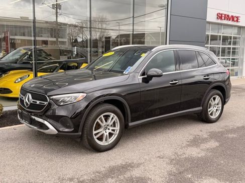 Used 2023 Mercedes-Benz GLC 300 4MATIC image 1