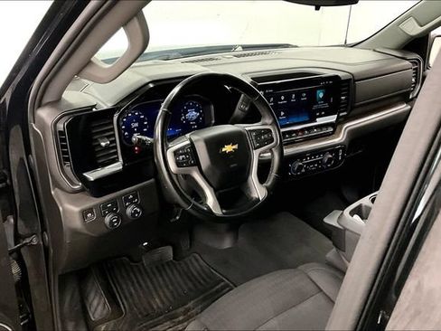 Used 2023 Chevrolet Silverado 1500 LT AWD/4WD image 16