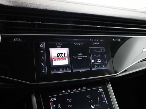 Used 2022 Audi Q7 Premium Plus image 30