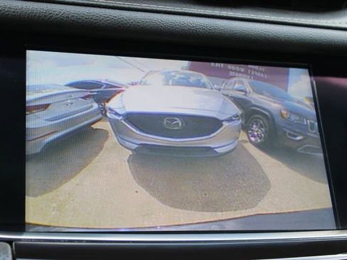 Used 2019 Cadillac XT5 FWD image 33