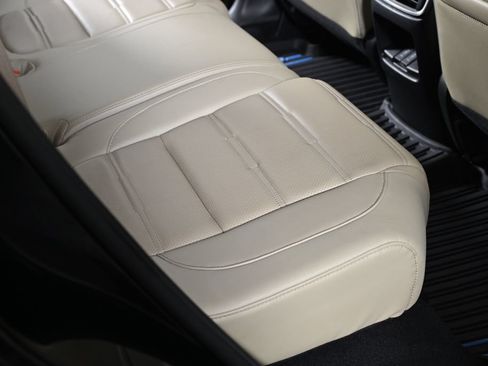 Used 2018 Honda CR-V Touring image 26