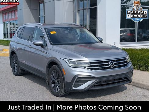 Used 2022 Volkswagen Tiguan SE AWD/4WD image 1