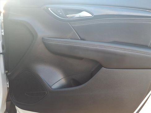 Certified 2023 Buick Envision Essence image 10