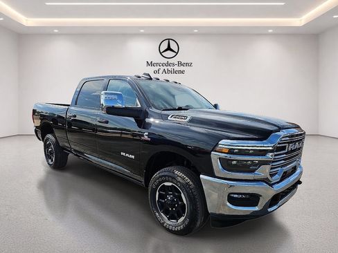 Used 2025 RAM 2500 Laramie AWD/4WD image 10
