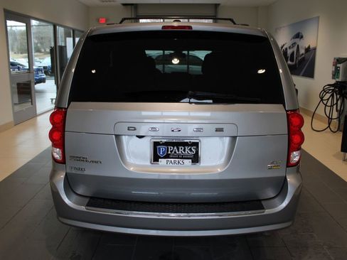 Used 2019 Dodge Grand Caravan SXT FWD image 27