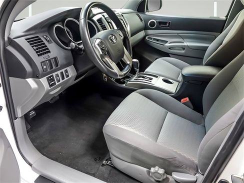 Used 2015 Toyota Tacoma 4x4 Double Cab w/ SR5 Package image 9