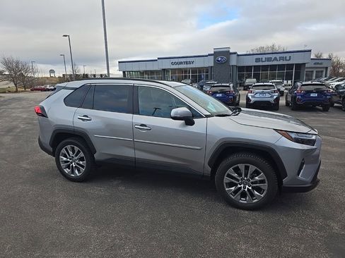 Used 2022 Toyota RAV4 Limited image 1