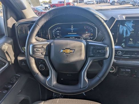 Used 2025 Chevrolet Silverado 1500 LT AWD/4WD image 19