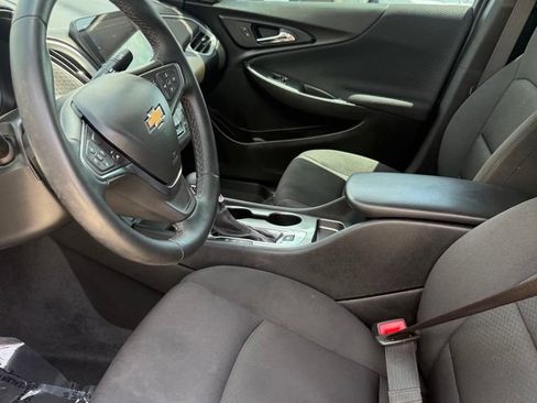 Used 2025 Chevrolet Malibu RS FWD image 11