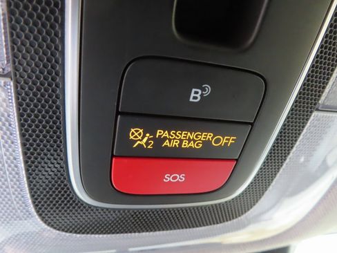 Used 2025 Hyundai Elantra SEL image 14