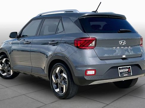 Certified 2025 Hyundai Venue SEL FWD image 12