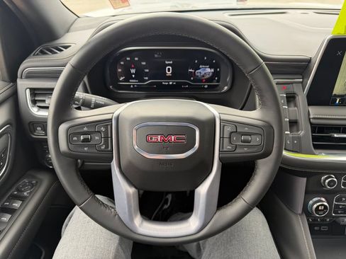 Used 2024 GMC Yukon XL SLT w/ SLT Premium Package AWD/4WD image 21